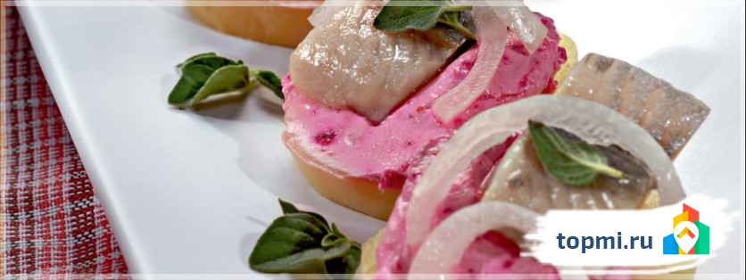 Тарталетки с селедкой и свеклой